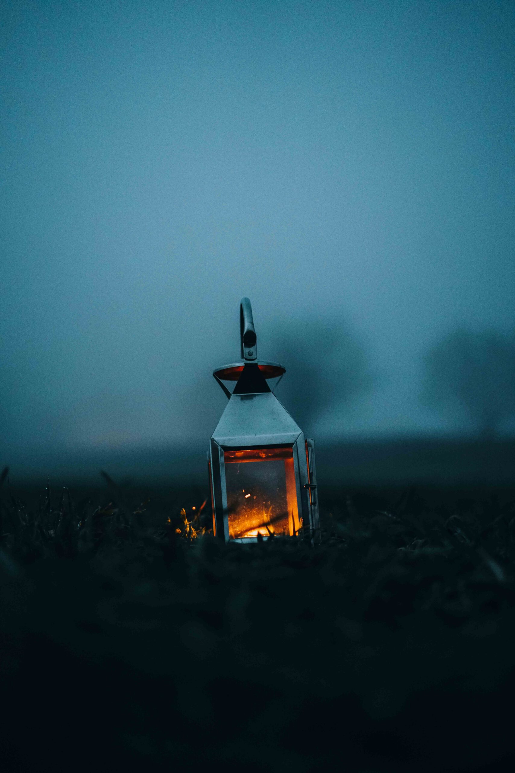Lanterne de Baba Yaga dans un cadre brumeux
