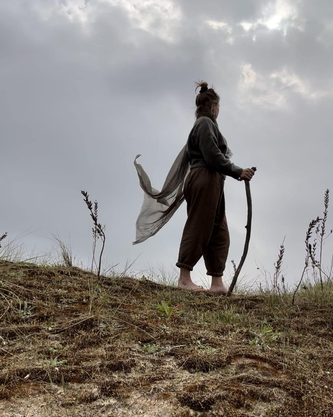 Coach de vie en marche sur le sentier de Baba Yaga